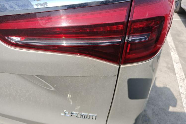 Used Buick GL8 2021 ES Landtrek 653T Comfort Edition Exterior 1