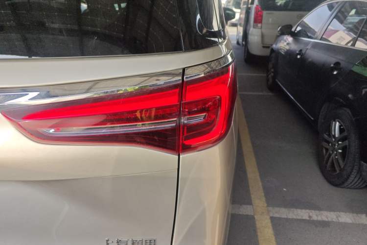 Used Buick GL8 2021 ES Land Cruiser 653T Luxury Edition Exterior 3