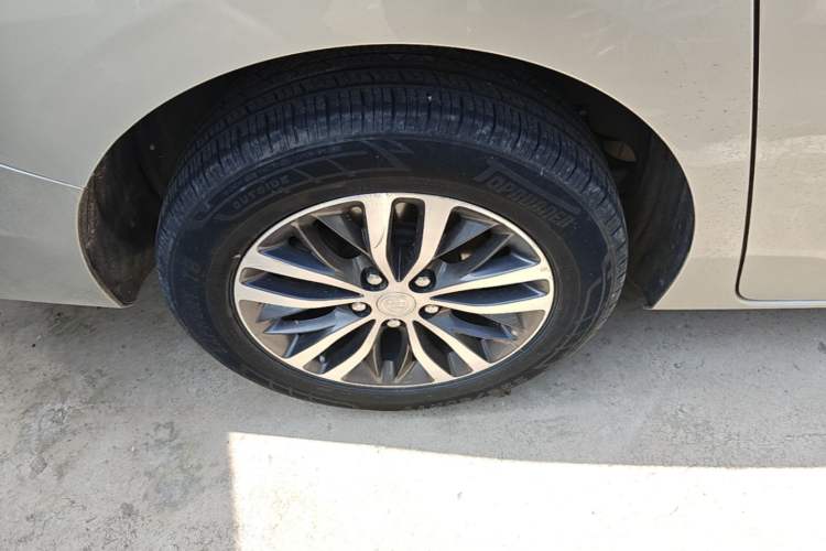 Used Buick GL8 2021 ES Landtrek 653T Comfort Edition Exterior 3