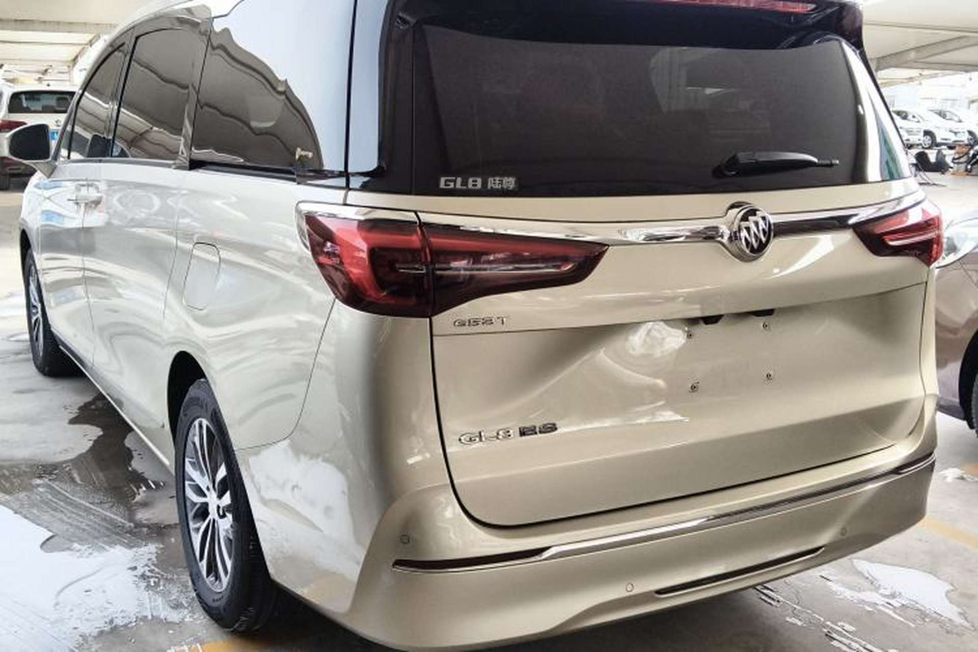 Used Buick GL8 2021 ES Land Cruiser 653T Luxury Edition Exterior 3