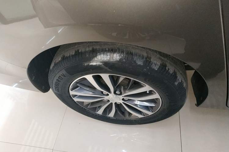 Used Buick GL8 2021 ES Landtrek 653T Comfort Edition Exterior 5