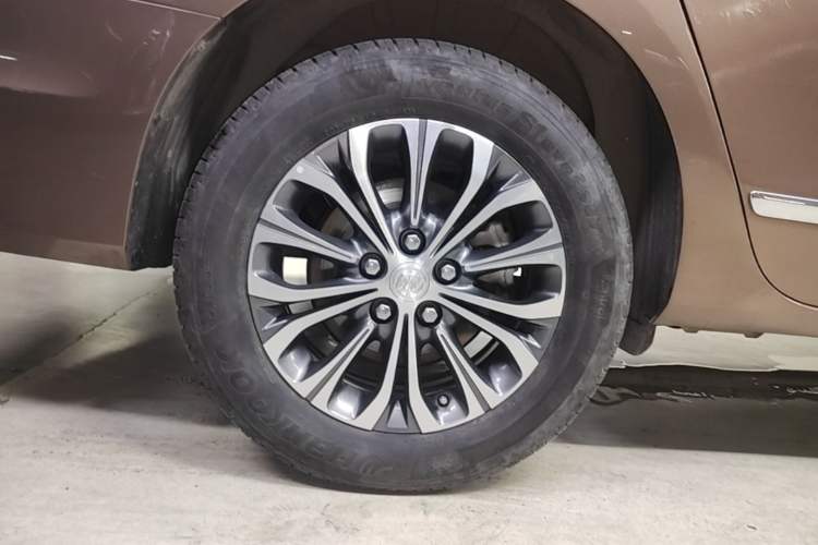 Used Buick GL8 2021 Land Cruiser Executive Class 652T Luxury Model Exterior 5