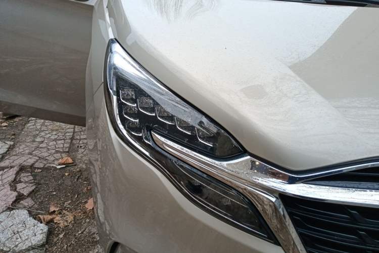 Used Buick GL8 2021 ES Land Cruiser 653T Luxury Edition Exterior 6