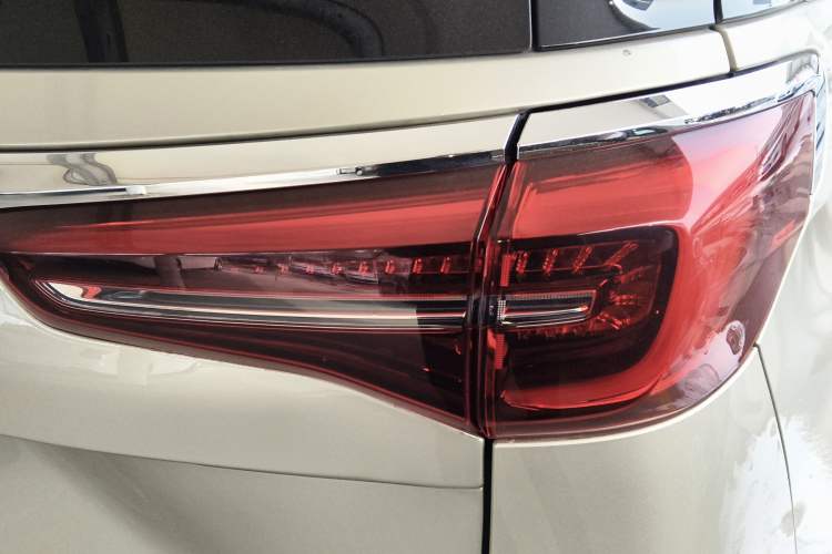 Used Buick GL8 2021 ES Land Cruiser 653T Luxury Edition Exterior 6