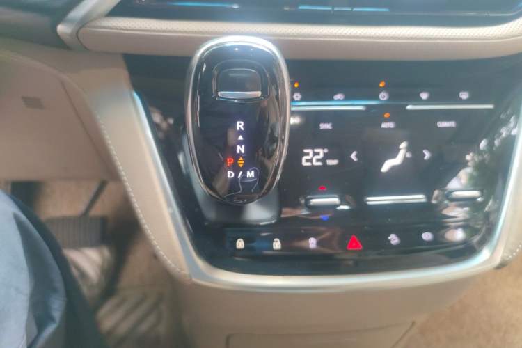 Used Buick GL8 2021 ES Land Cruiser 653T Luxury Edition Gear Lever