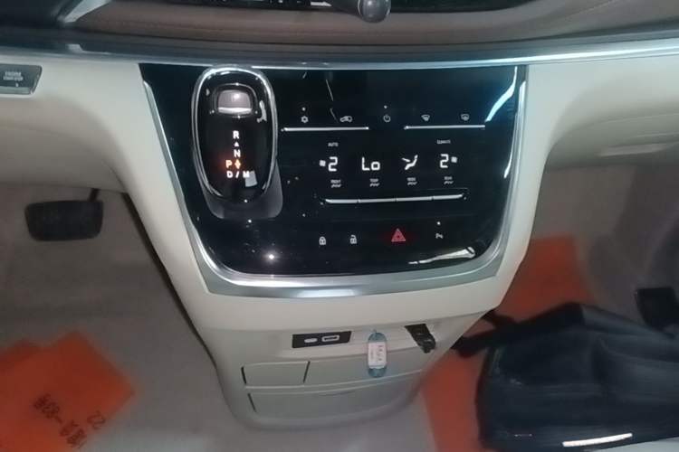 Used Buick GL8 2021 Land Cruiser Executive Class 652T Luxury Model Gear Lever