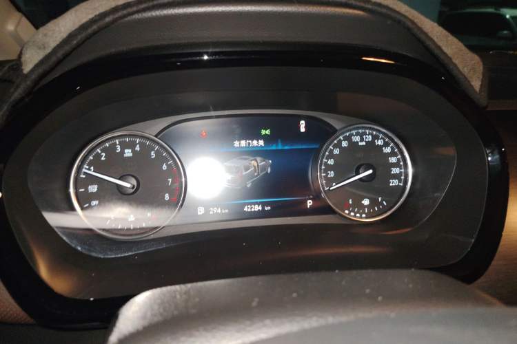 Used Buick GL8 2021 Land Cruiser Executive Class 652T Comfort Model Instrument Cluster