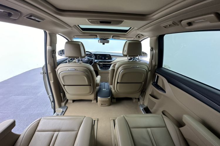 Used Buick GL8 2021 ES Land Cruiser 653T Flagship Model Interior 4
