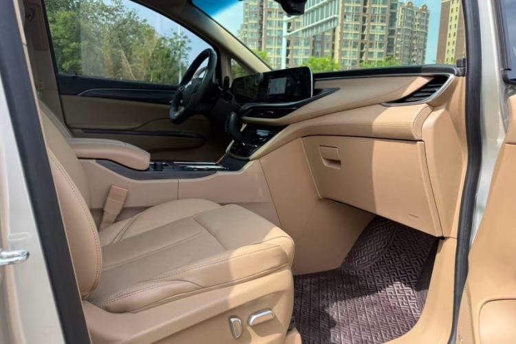 Used Buick GL8 2021 ES Land Cruiser 653T Flagship Model Interior 5