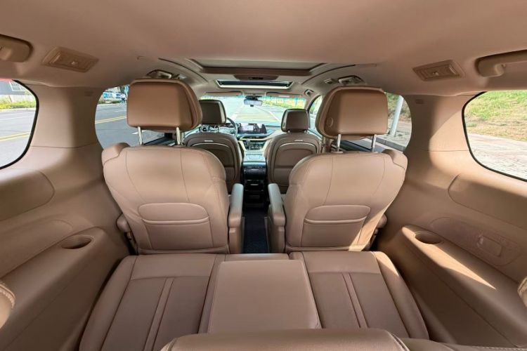 Used Buick GL8 2021 ES Land Cruiser 653T Flagship Model Interior 9