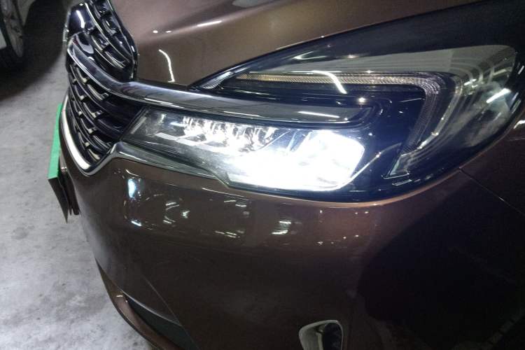 Used Buick GL8 2021 Land Cruiser Executive Class 652T Luxury Model Left Front Headlight
