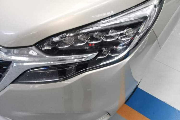 Used Buick GL8 2021 ES Landtrek 653T Comfort Edition Left Front Headlight