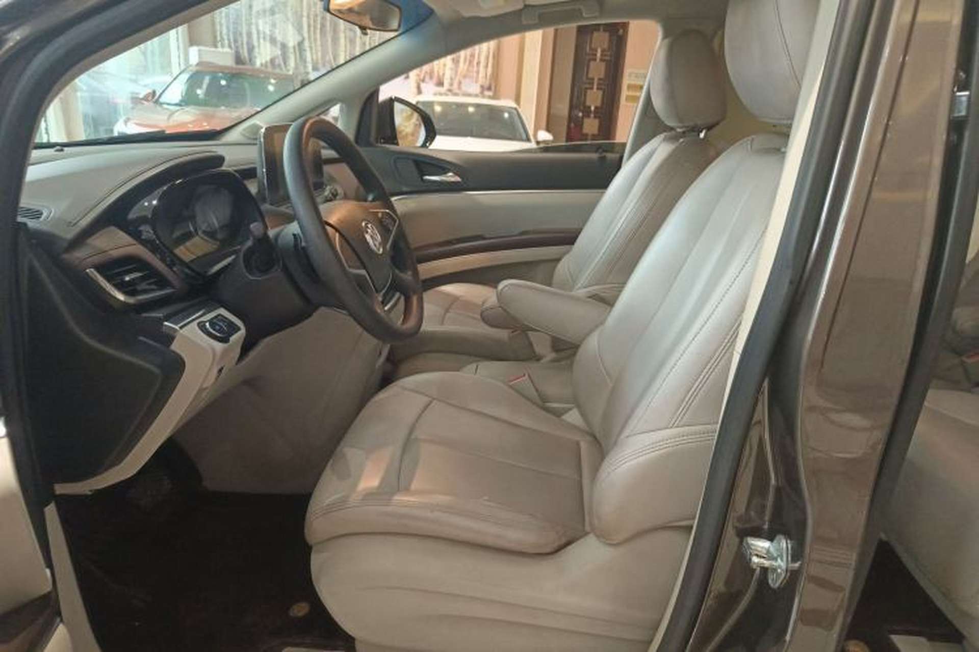 Used Buick GL8 2021 Land Cruiser Executive Class 652T Comfort Model Left Front Seat