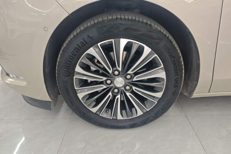 Used Buick GL8 2021 ES Landtrek 653T Luxury Model Exterior 4