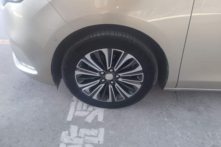 Used Buick GL8 2021 ES Landtrek 653T Luxury Model Left Front Wheel Hub
