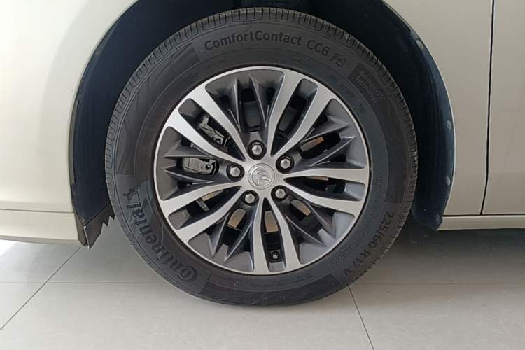 Used Buick GL8 2021 ES Landtrek 653T Comfort Edition Left Front Wheel Hub