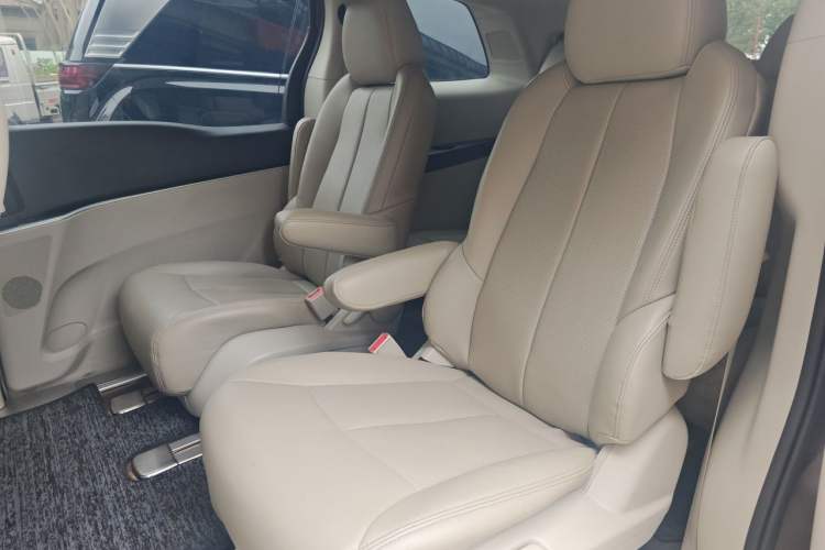 Used Buick GL8 2021 Land Cruiser Executive Class 652T Comfort Model Left Rear Seat