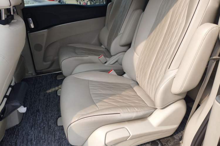 Used Buick GL8 2021 Land Cruiser Executive Class 652T Luxury Model Left Rear Seat