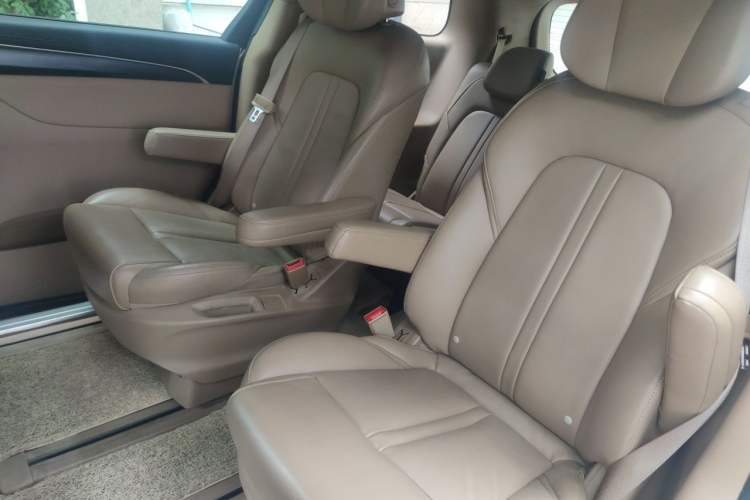 Used Buick GL8 2021 ES Land Cruiser 653T Luxury Edition Left Rear Seat