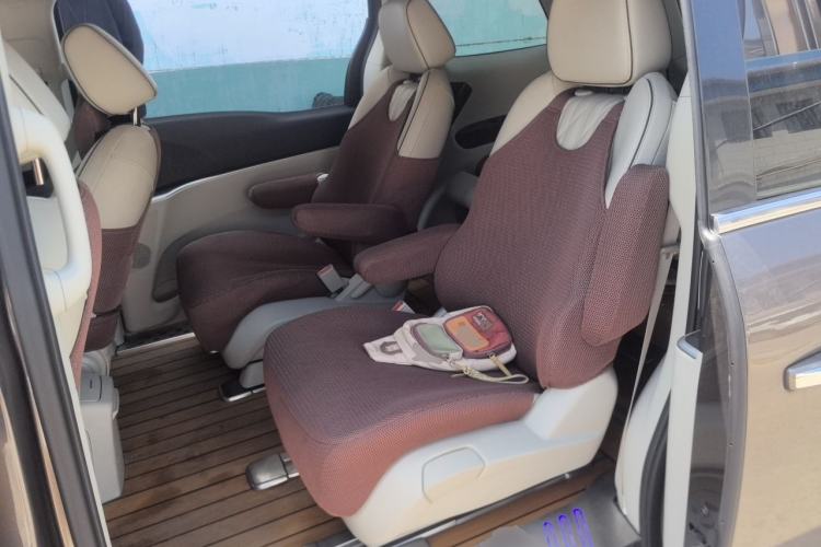 Used Buick GL8 2021 Land Cruiser Executive Class 652T Smart Luxury Model Left Rear Seat