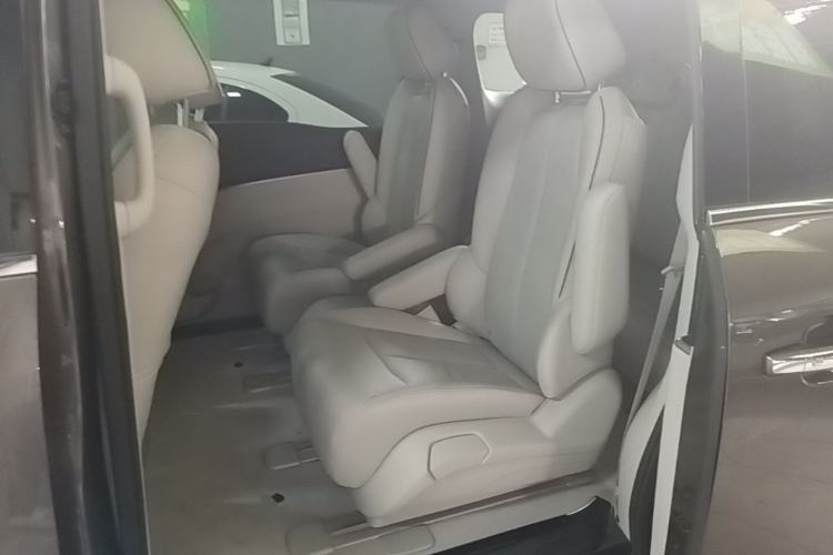 Used Buick GL8 2021 Land Cruiser Executive Class 652T Luxury Model Left Rear Seat
