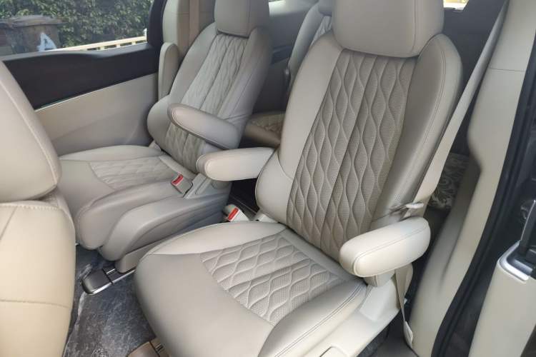 Used Buick GL8 2021 Land Cruiser Executive Class 652T Comfort Model Left Rear Seat