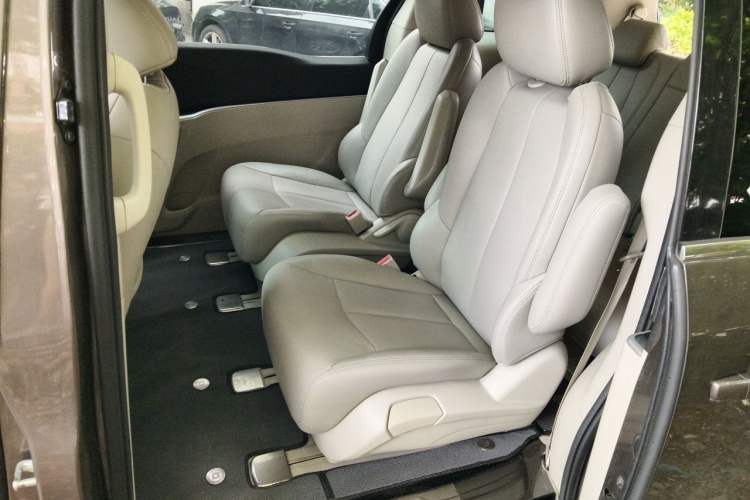 Used Buick GL8 2021 Land Cruiser Executive Class 652T Comfort Model Left Rear Seat