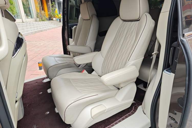 Used Buick GL8 2021 Land Cruiser Executive Class 652T Luxury Model Left Rear Seat
