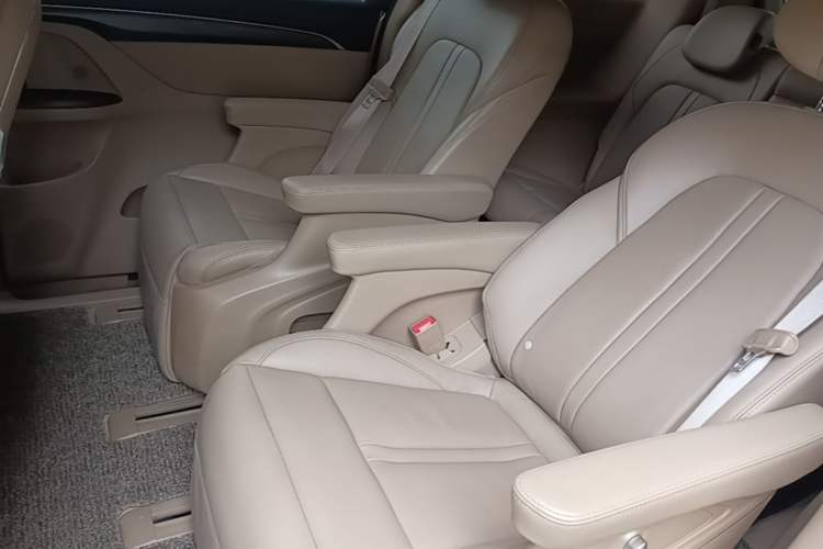 Used Buick GL8 2021 ES Landtrek 653T Luxury Model Left Rear Seat