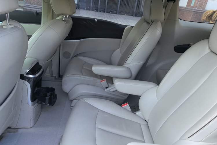 Used Buick GL8 2021 Land Cruiser Executive Class 652T Comfort Model Left Rear Seat