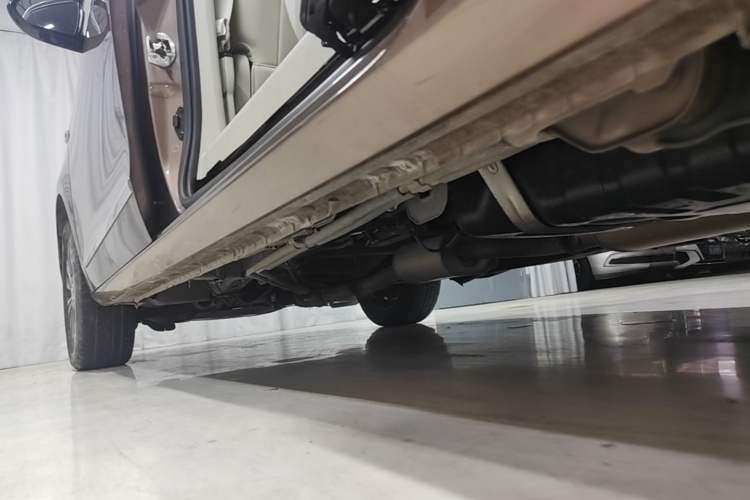 Used Buick GL8 2021 Land Cruiser Executive Class 652T Luxury Model Left Side Sill