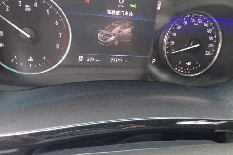 Used Buick GL8 2021 Land Cruiser Executive Class 652T Luxury Model Odometer Close Up