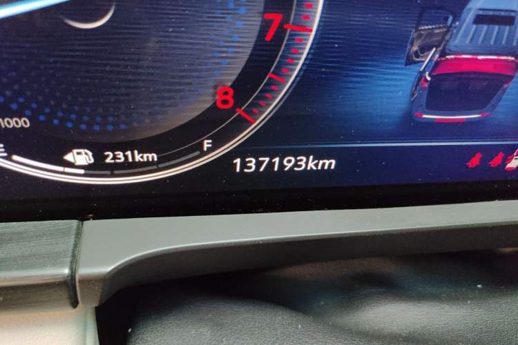 Used Buick GL8 2021 ES Landtrek 653T Comfort Edition Odometer Close Up