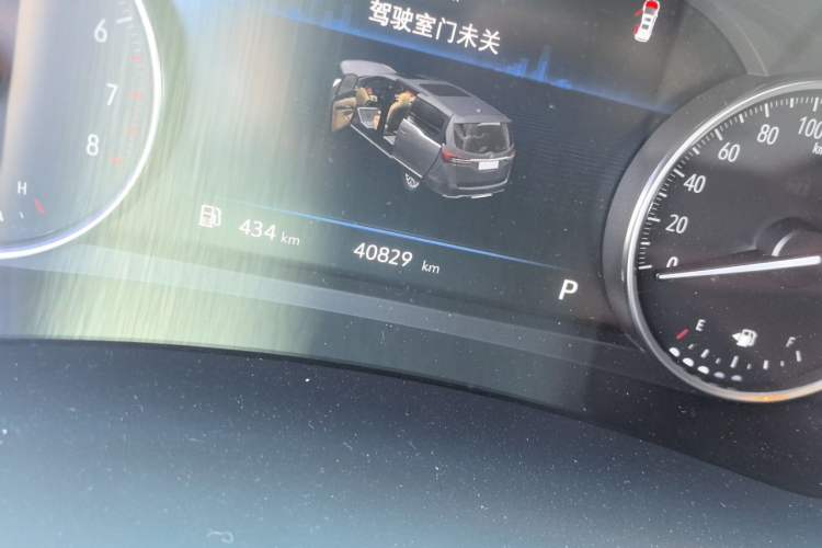 Used Buick GL8 2021 Land Cruiser Executive Class 652T Smart Luxury Model Odometer Close Up