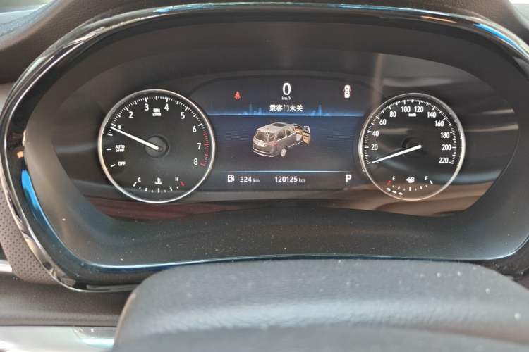 Used Buick GL8 2021 Land Cruiser Executive 652T Premium Model Odometer Close Up