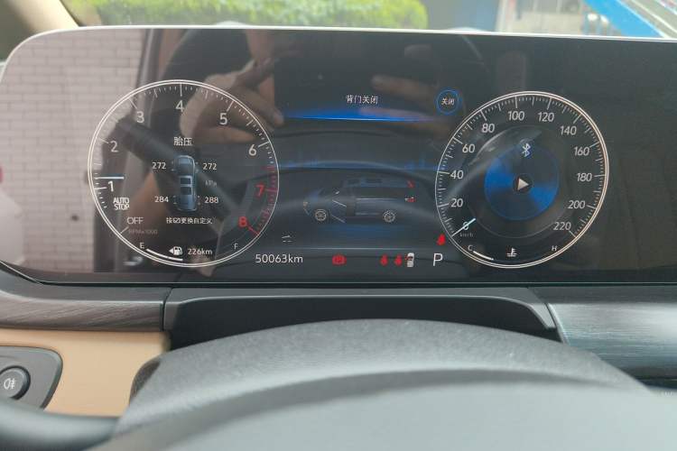 Used Buick GL8 2021 ES Land Cruiser 653T Flagship Model Odometer Close Up