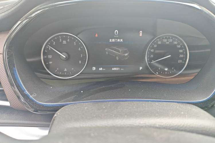 Used Buick GL8 2021 Land Cruiser Executive Class 652T Luxury Model Odometer Close Up