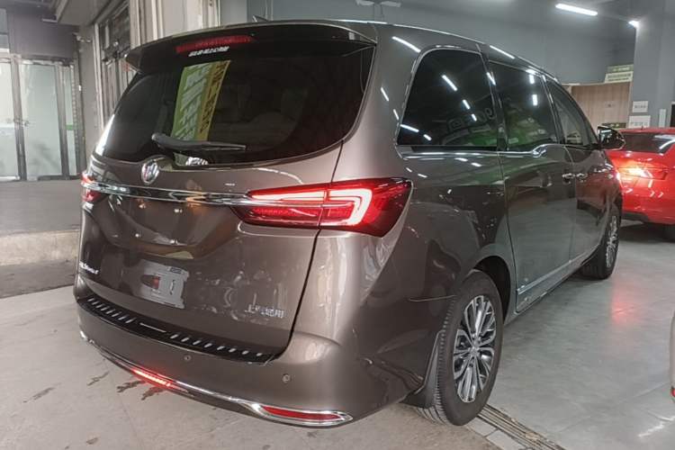 Used Buick GL8 2021 Land Cruiser Executive Class 652T Luxury Model Rear Right 45 Deg