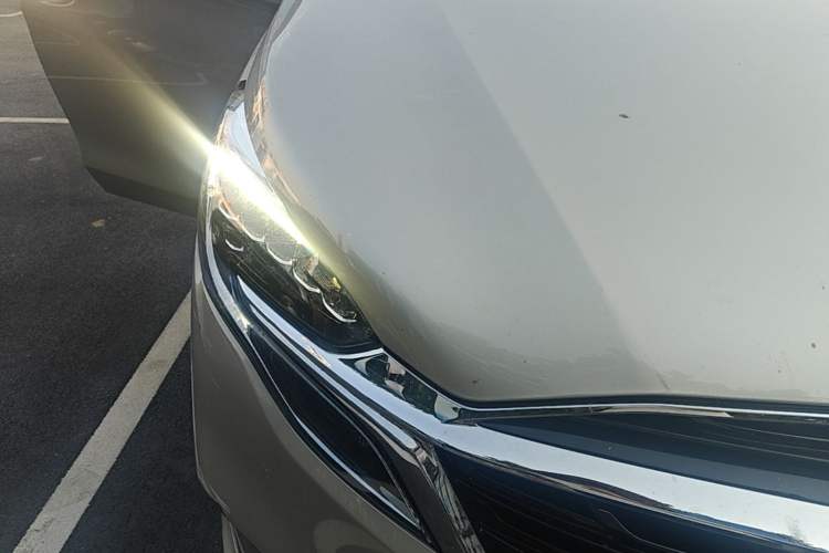 Used Buick GL8 2021 ES Landtrek 653T Comfort Edition Right Front Headlight