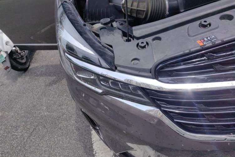 Used Buick GL8 2021 Land Cruiser Executive Class 652T Luxury Model Right Front Headlight