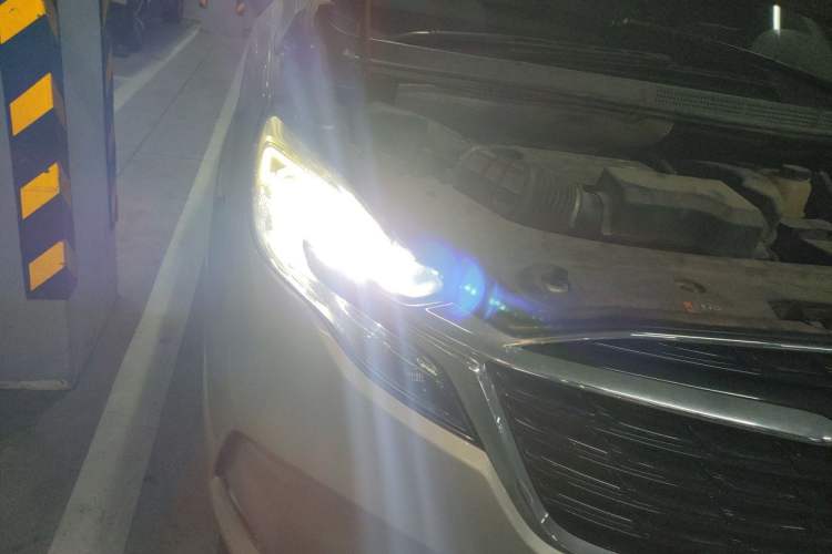 Used Buick GL8 2021 ES Landtrek 653T Comfort Edition Right Front Headlight