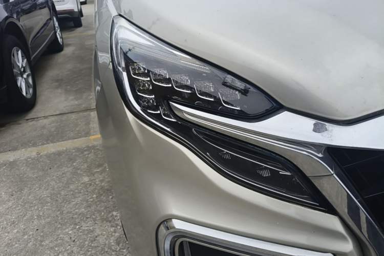 Used Buick GL8 2021 ES Landtrek 653T Comfort Edition Right Front Headlight