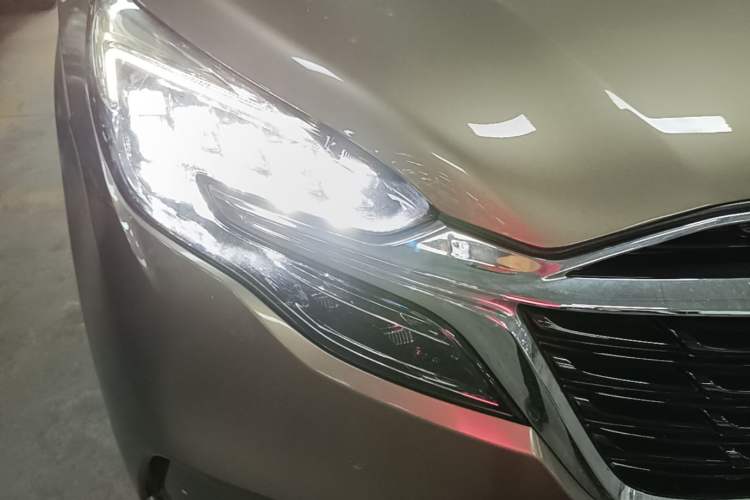 Used Buick GL8 2021 ES Landtrek 653T Comfort Edition Right Front Headlight