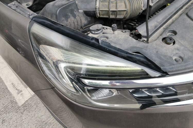 Used Buick GL8 2021 Land Cruiser Executive Class 652T Comfort Model Right Front Headlight