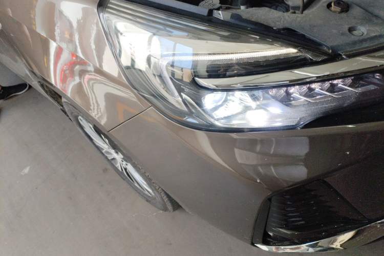 Used Buick GL8 2021 Land Cruiser Executive Class 652T Comfort Model Right Front Headlight