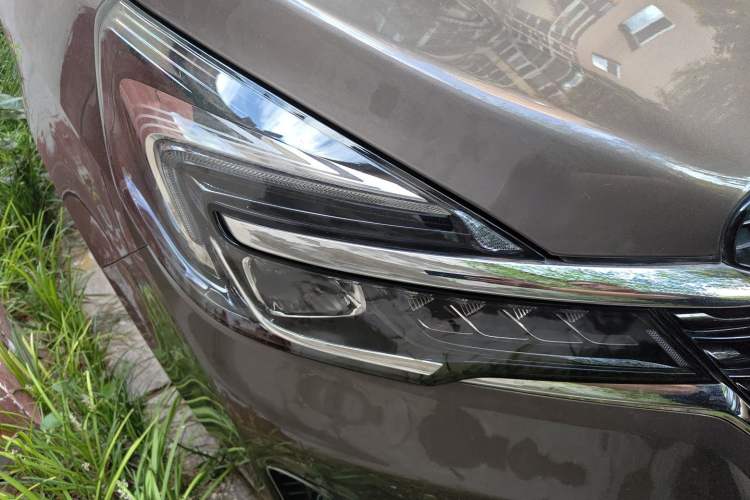 Used Buick GL8 2021 Land Cruiser Executive Class 652T Luxury Model Right Front Headlight