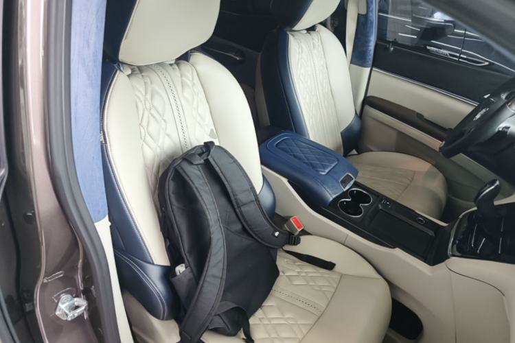Used Buick GL8 2021 Land Cruiser Executive Class 652T Smart Luxury Model Right Front Seat