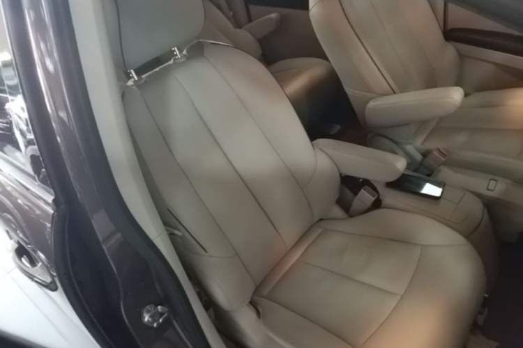Used Buick GL8 2021 Land Cruiser Executive Class 652T Luxury Model Right Front Seat