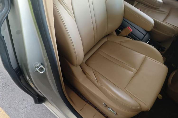 Used Buick GL8 2021 ES Land Cruiser 653T Luxury Edition Right Front Seat