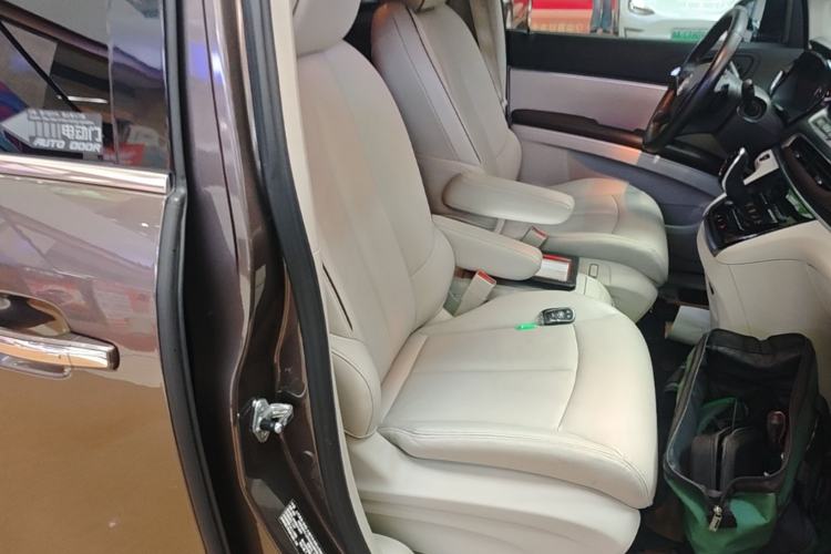 Used Buick GL8 2021 Land Cruiser Executive Class 652T Luxury Model Right Front Seat